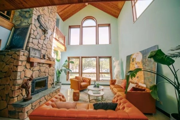 Modern and Large Party Villa In Lekki